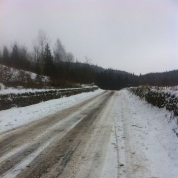 Road along side of reservoir from Leathers Smithy, Source: